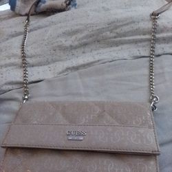 Guess Purse 👛/ Clutch 