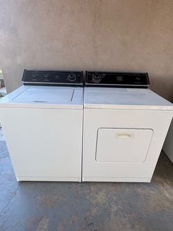 Whirlpool Washer And Dryer Electric Set