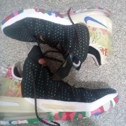 Nike LeBron 18 ’s "James gang" colorway Size 13 Brand New Never Worn