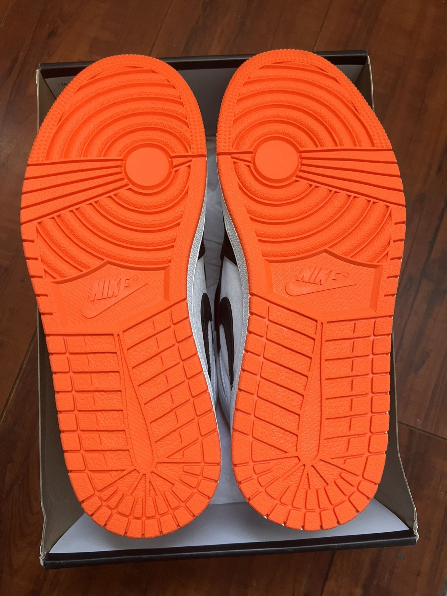 Air Jordan 1 Retro High OG Electro Orange