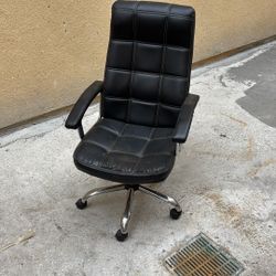 Rolling Chair
