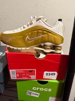NIKE SHOX R4