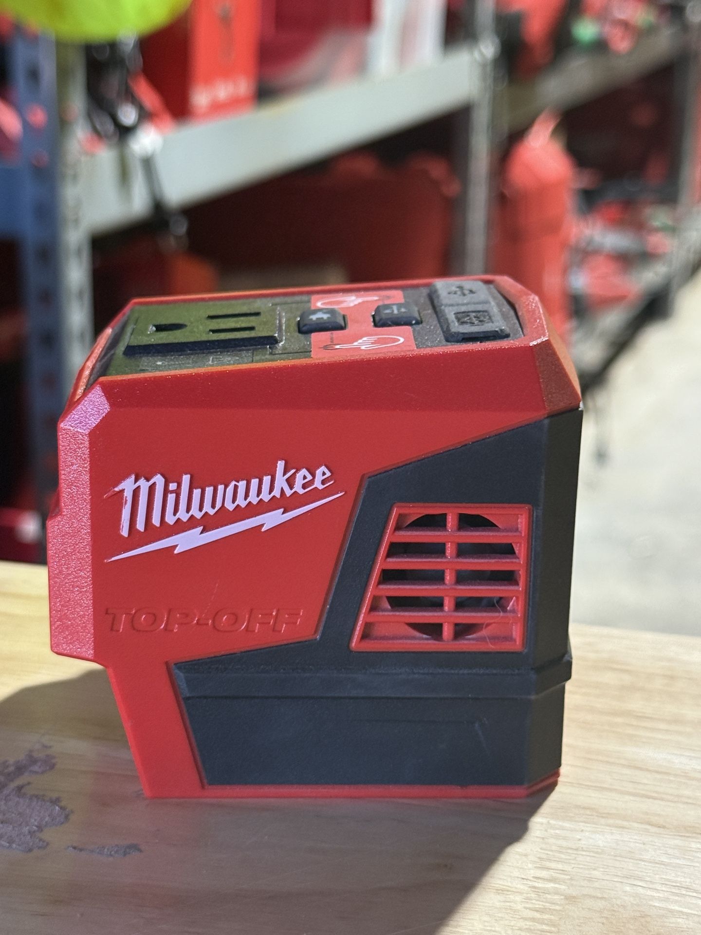 Milwaukee M18 Inverter