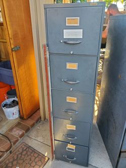 5 drawer Metal file cabinet w / lock bar