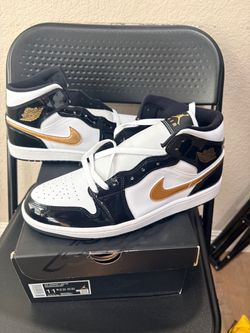 Air Jordan 1 Mid SE Black White Gold Size 11