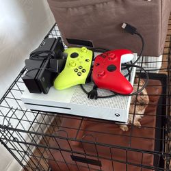 Xbox One S Bundle! (Two Controllers With Charging Stand)