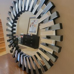 Stunning Shiny Sparkly Elegant Piece  Must See