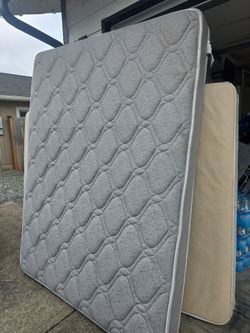 Queen  matresses  and box spring