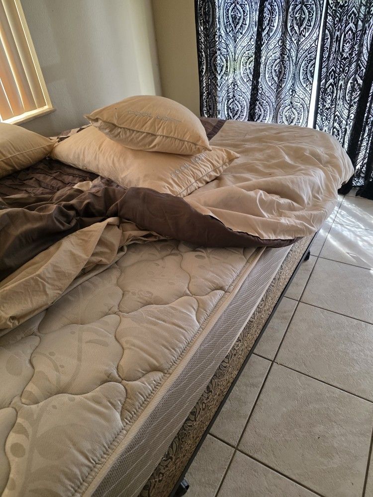 Queen Mattesss Box Soring Frame