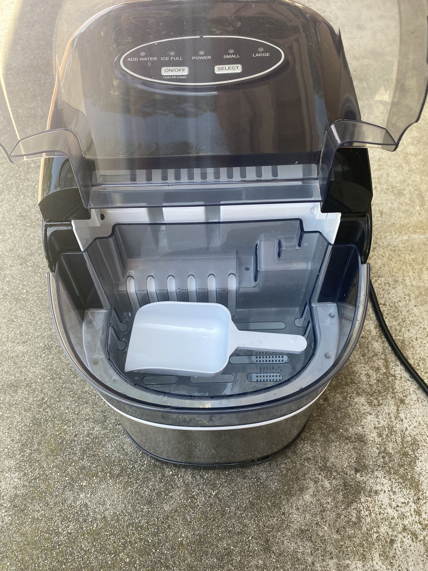 Insignia Ice Maker for Sale in Sanger, CA - OfferUp