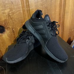 Men's tennis shoes brand adidas size 12