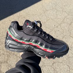 Nike Air Max 95 Undefeated Black