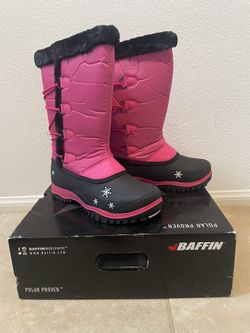 Girl’s Snow Boots Junior Size 6