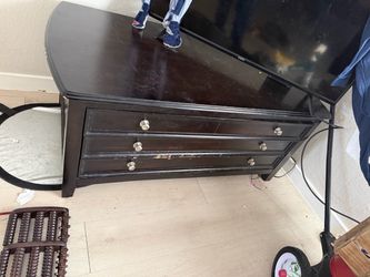 Dark Wood 3-Drawer Dresser