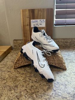 Nike soccer shoes size 5.5