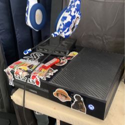 Xbox One And Controllers