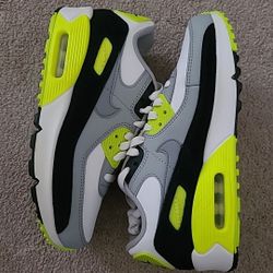 Nike Air Max 90 Size 5 Youth/6.5wmns 