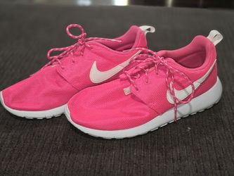 Pink NIKE Roshe 4.5Y