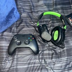 Xbox Series X Controller With Xbox Turtle Beach Headset Very Good Condition 