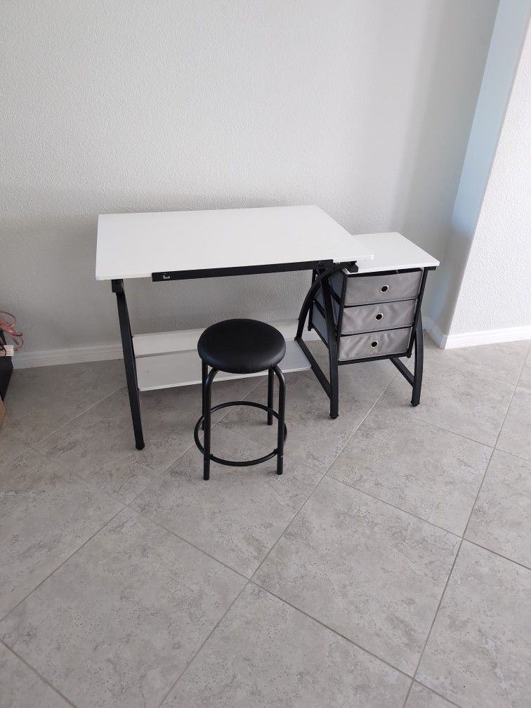 Art Desk with Stool 