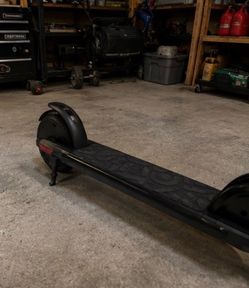 🛴 Electric Scooter – Excellent Condition – $225