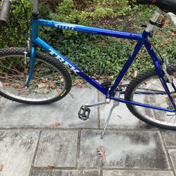 Trek Mountain Bike 800