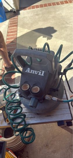 Anvil Portable Air Compressor with Hose