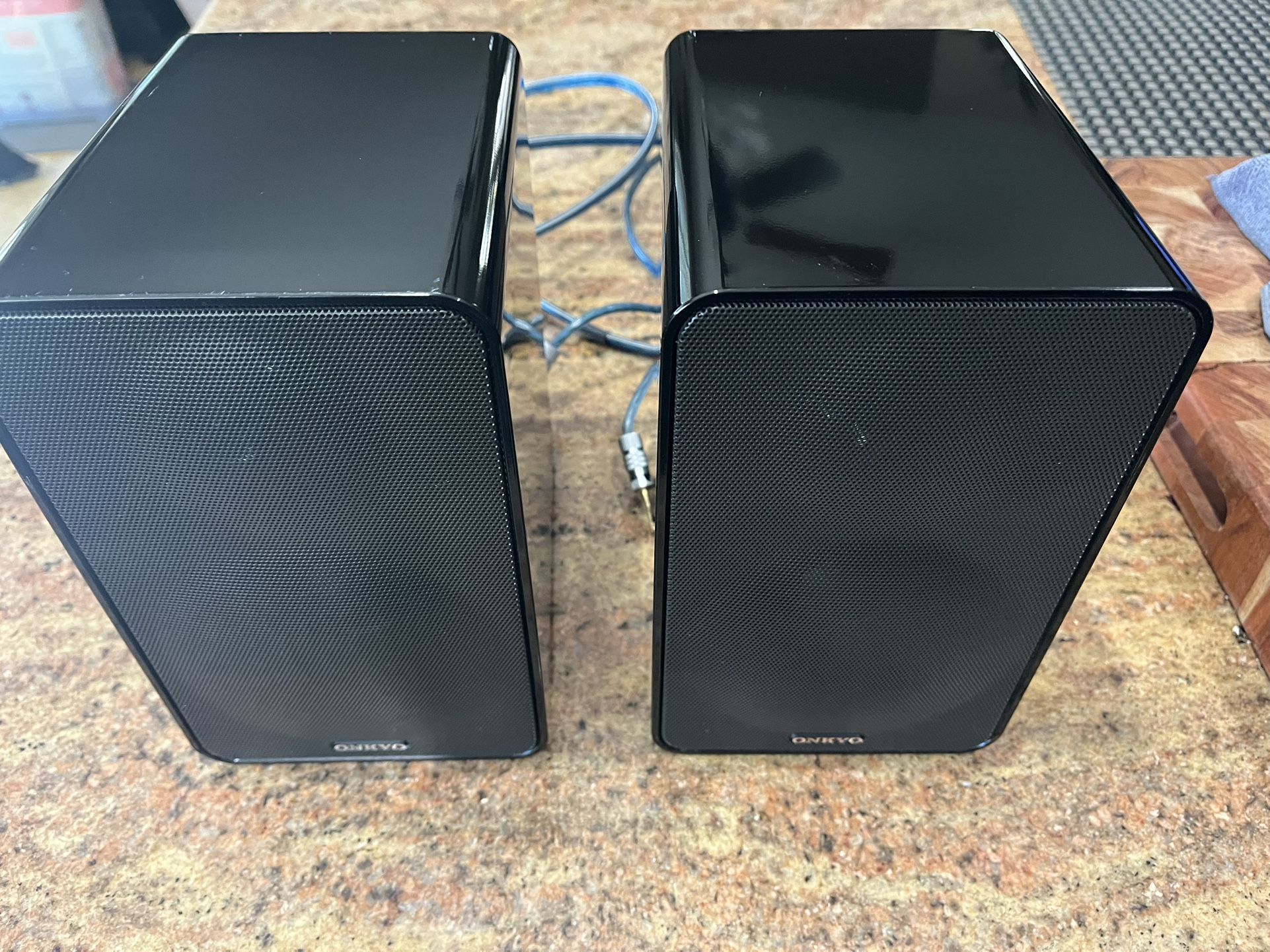 ONKYO Book Shelf Speakers With Monster Cables