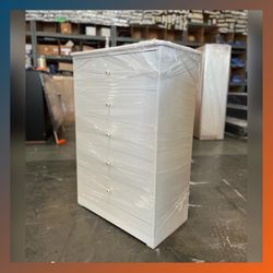 Dresser/ Five drawers dresser