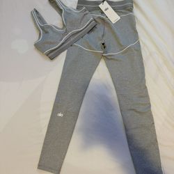 Alo Yoga Workout Set 