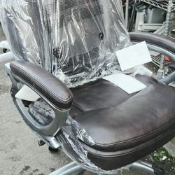 Brand new Executive Office Chair Dark Brown 