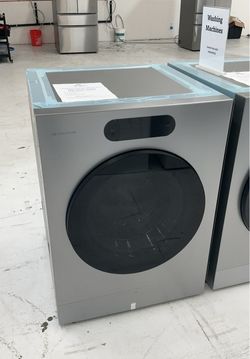 SAVE UP TO $1300 OFF MSRP 📉on a Mega Capacity Front Load Washer