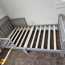 Toddler bed