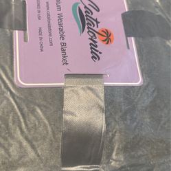premium wearable blanket