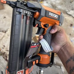 Finish Nail Gun 