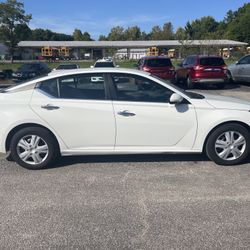 2022 Nissan Altima 160k Miles Runs Like New Clean