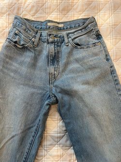 Women’s Levi jeans