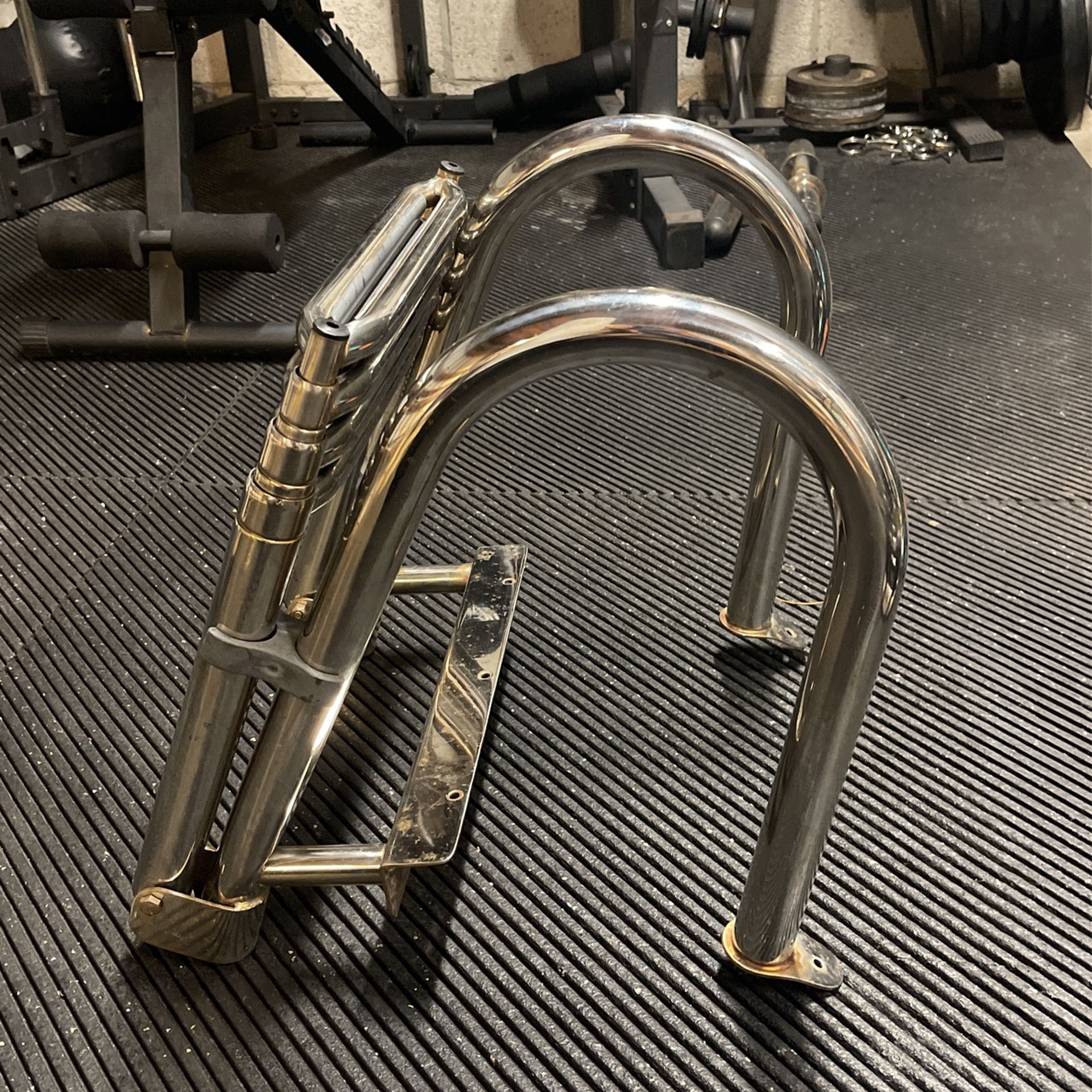 Stainless Steel Ladder Maine. 4 Steps. 