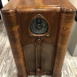 Beautiful Vintage 1938 Zenith 9S262 Art Deco Console Radio Tube