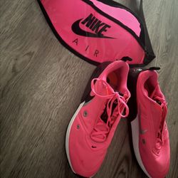 🔥 Nike Air Fanny Pack + Sneakers Bundle – Style + Deal! 💖👟 $50 for Both!