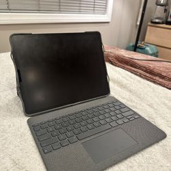 iPad Pro 12.9 Inches 4th generation with Logitech Combo Touch Keyboard Case