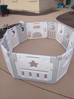 BABY PLAYYARD GATE WITH DOOR