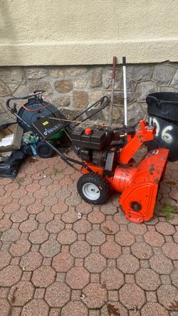 Ariens ST724 Snowblower