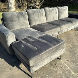 *FREE DELIVERY* 4 Seater Velvet Sectional 