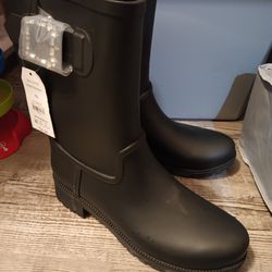 New Boots Size 10womens