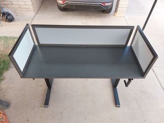 Crank up table
