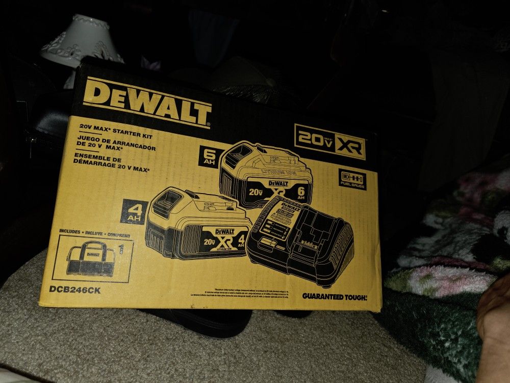 Dewalt 20v Xr Batteries 6ah 4ah Charge and Contractor Bag Pick Up Pinole Concord
