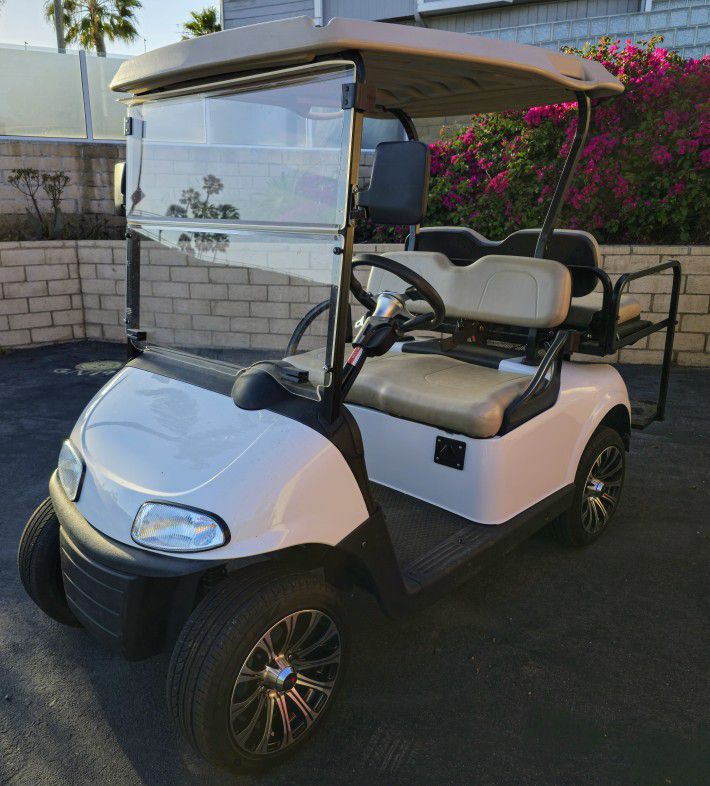 2020 E-Z-GO RXV LSV Lithium Street Legal Golf Cart