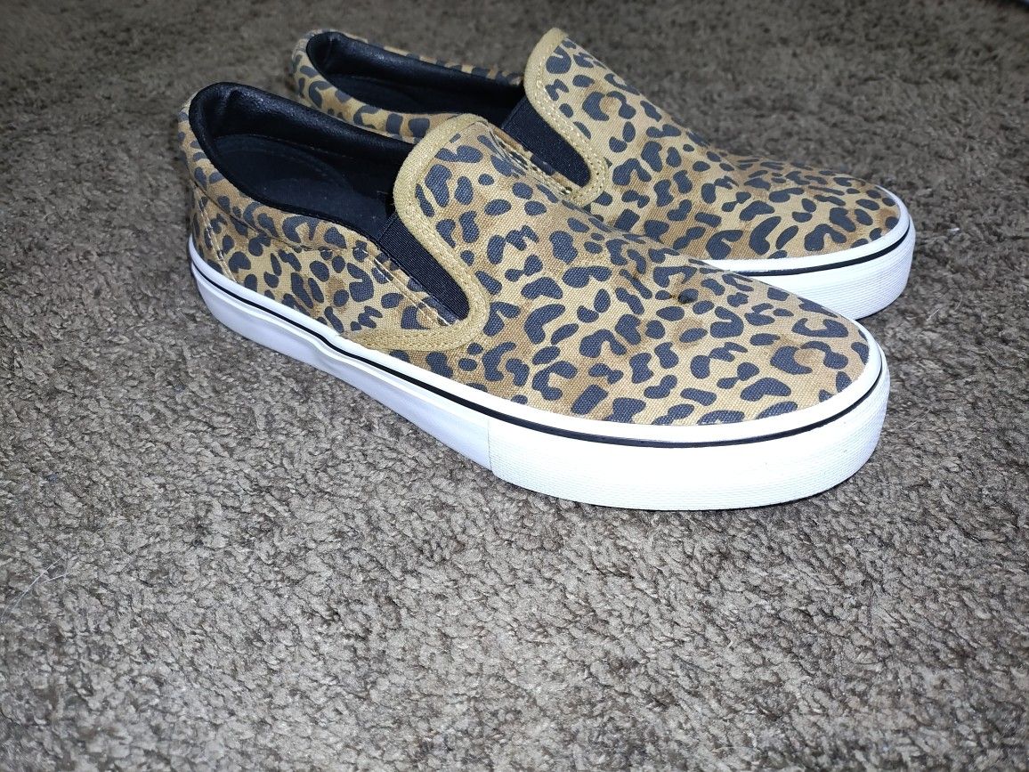 No Boundaries Women Size 6.5