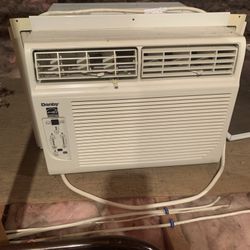 Danby 12,000 BTU Window Unit A/C Air Conditioner, 2014, Works Good